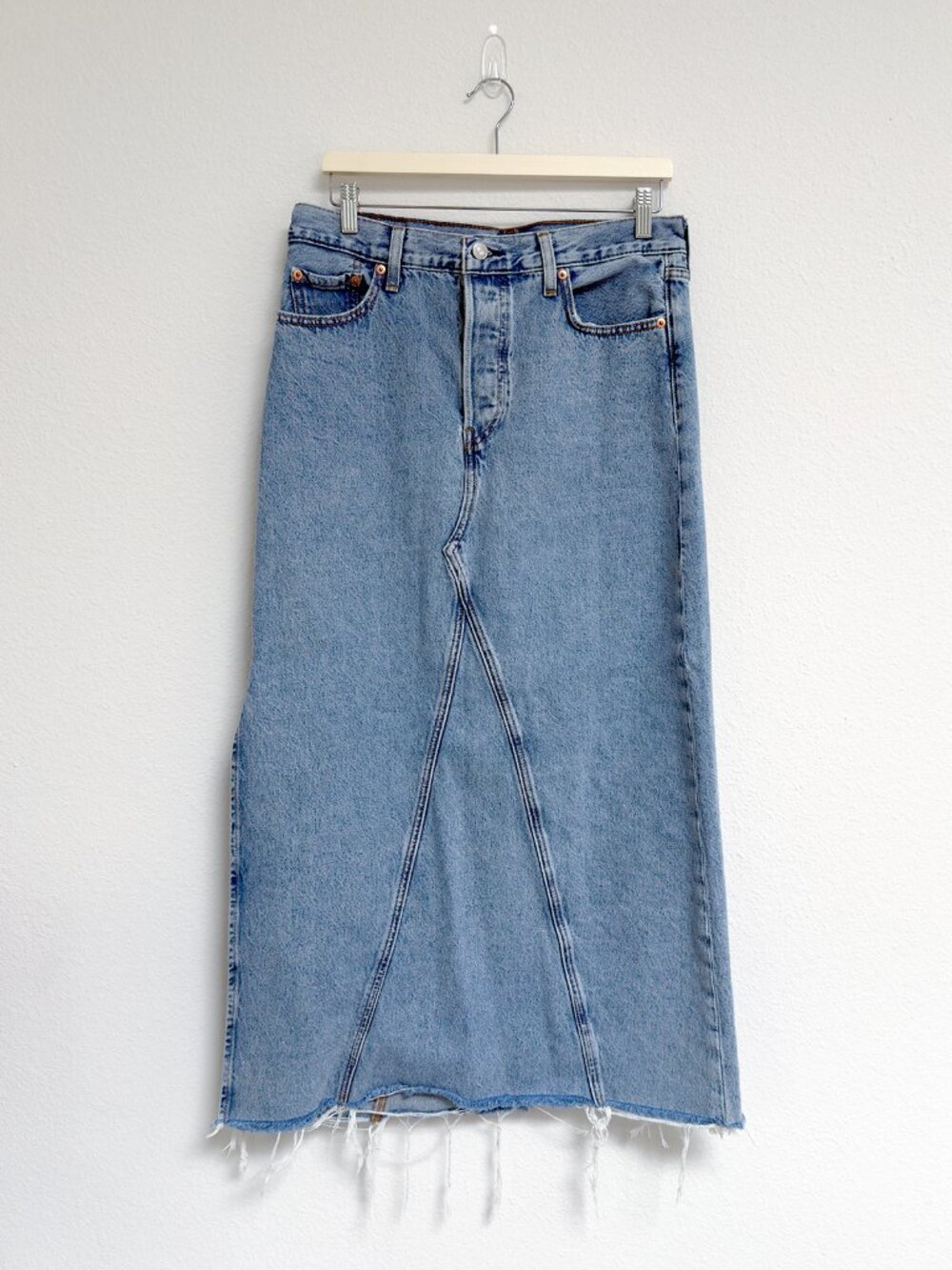 Levi’s Light Wash Denim Maxi Skirt Side Slit Raw Hem Size 29